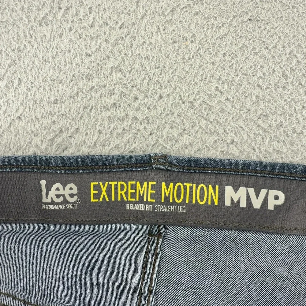 Lee Extreme Motion MVP Jeans Mens 48x32 Blue Denim Relaxed Fit Straight Leg